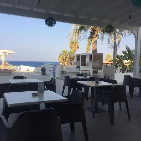 Ξενοδοχείο με διαμερίσματα Coralli Πρωταράς